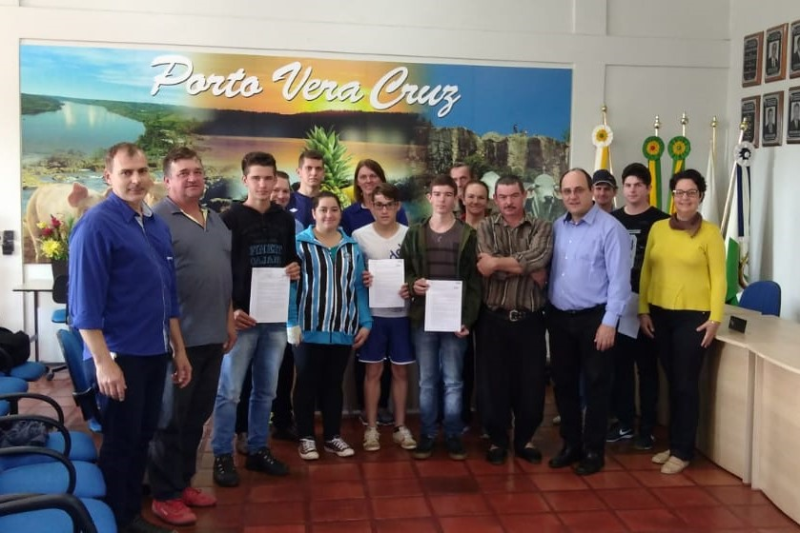 Assinatura dos Contratos do Programa Juventude Rural